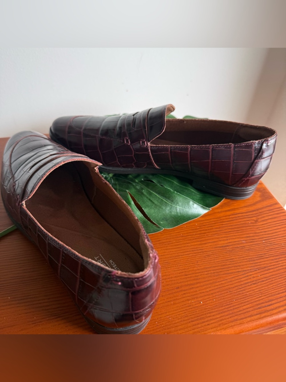 Rockport Woman's 9.5 Burgundy Perpetual
Penny Loafers - Picture 7 of 9